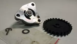 KTM625 LC4 SC 2002 Upper Oil Pump Mikuni Assy - Picture 1 of 3