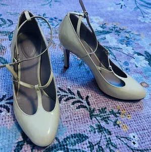 New Chloe Patent Leather Beige Heels Shoes Size 5.5/36 - Picture 1 of 15