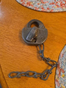 Vintage Clean Working Adlake Lock With Key - Picture 1 of 8