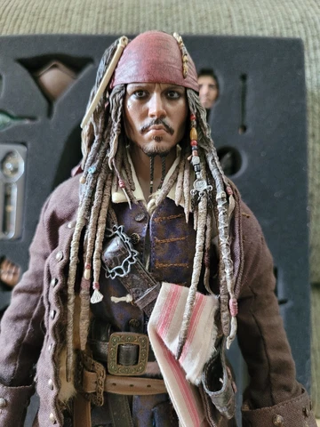 Hot Toys Captain Jack Sparrow DX06 Pirates Of The Caribbean 1/6 Action Figure Cover