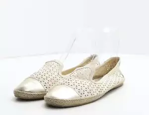 F&F Womens Ivory Geometric Synthetic Ballet Flat UK 6 EU - Gold tip - Picture 1 of 12
