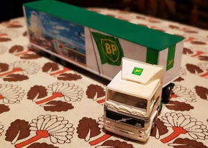 Volvo Sattelzug BP von Albedo- Ho 1:87 - Bild 1 von 4