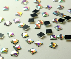 Hotfix Basic Quadrat CRYSTAL AB 6 x 6mm Stückzahl wählbar Glas Formen Aufbügeln - Picture 1 of 18