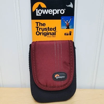Lowepro 4x3 Camera Case Dublin 20 Compact Soft Case Sd Card Pocket Red Black - Image 1 of 3
