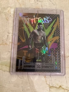 2025 Topps Finest WWE Berto Gold Refractor #/20 - Bild 1 von 2