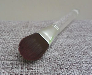 CLINIQUE Foundation Brush, Full Size, Brand New! Free Postage - Picture 1 of 6
