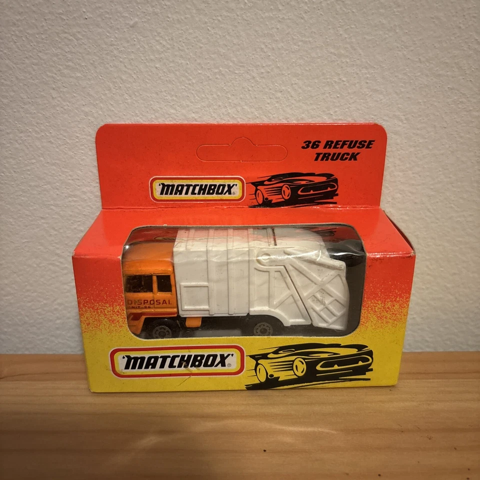 Camión de rechazo Matchbox Matchbox #36 nuevo en paquete 1993 naranja con volquete blanco error raro Foto 1 de 4