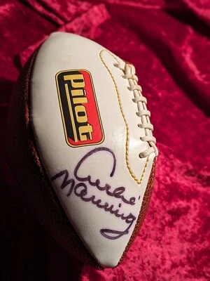 Mini fútbol recuerdo firmado por Archie Manning Foto 1 de 3