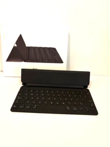 Apple iPad Smart Keyboard 7th Gen 10.2"/Pro 10.5"/Air 3rd Gen US English - Picture 1 of 7
