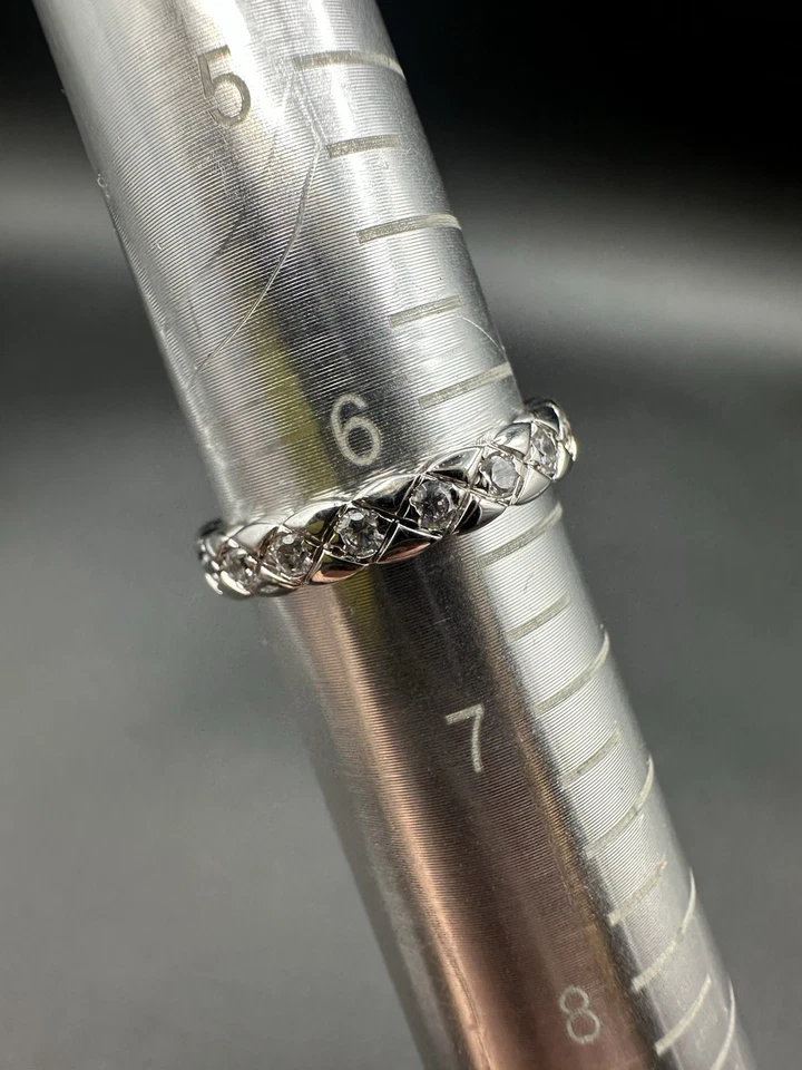 Anillo Chanel Coco Crush Talla 6.25 Blanco Oro 18K Motivo Acolchado Foto 1 de 4