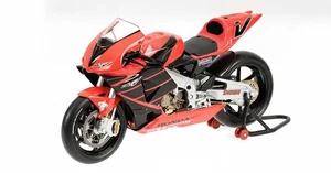 Minichamps 122017946 HONDA RC211V SUMMER TESTBIKE 2001 VALENTINO ROSSI - Picture 1 of 5