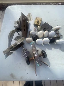 Konvolut antike & alte Türklinken aus Glas, Metall & Porzellan, Zubehör, Schlösser - Bild 1 von 12
