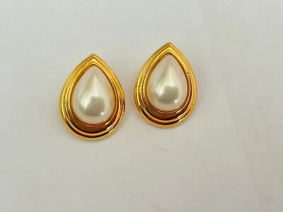 Hermosos Pendientes Perforados De Colección MARVELLA Tono Dorado Perla Imitación FIRMADOS 7/8" E2 Foto 1 de 3