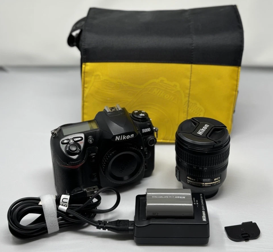 Kit de inicio de lente Nikon D200 + Nikkor AF-S 24-85 mm f3,5-4,5 G ED IF Foto 1 de 4
