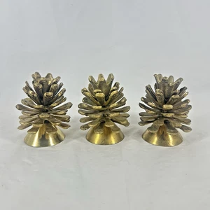 Juego de 3 candelabros cónicos de piña de latón decoración de naturaleza vintage de otoño e invierno - Imagen 1 de 11