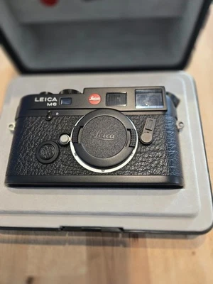 Leica M6 TTL, cromo negro, 0,85, de Japón Foto 1 de 4