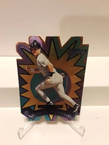 1998 Skybox Thunder Quick Strike Larry Walker Colorado Rockies Die Cut # 12 - Picture 1 of 2