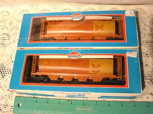 2 Government of Canada Wheat Board Hopper HO train RR cars by Model Power # 9501 - Picture 1 of 8