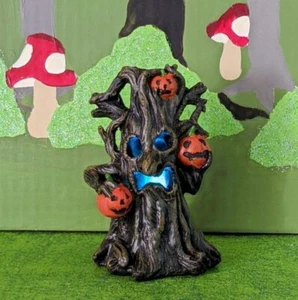 Luces cambiantes LED Casa del Árbol Embrujado Miniatura 4" de Halloween NUEVAS - Imagen 1 de 8