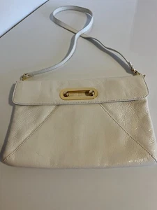 HOBO INT'L LADIES SHOULDER BAG/WHITE PATENT LEATHER/GOLD CHAIN LINK-Preowned - Picture 1 of 8