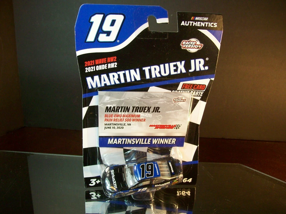 Toyota Camry 2020 Martin Truex #19 SiriusXM Martinsville Win Wave RW2 Foto 1 de 1