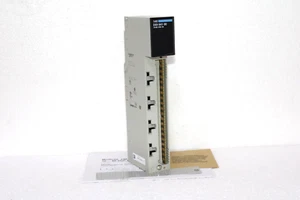Schneider 140DDI84100 Discrete Input Module Modicon Quantum - 16 I - 10..60 V DC - Picture 1 of 5
