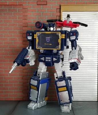 Transformers DRAMATIC CAPTURE SERIES Nemesis Bridge Soundwave premium finish - Image 1 of 4