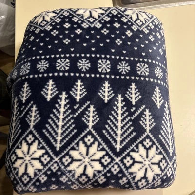 Better Homes & Gardens 50"x 60" Christmas Blue Velvet Plush To  Shearling Throw - Image 1 of 2