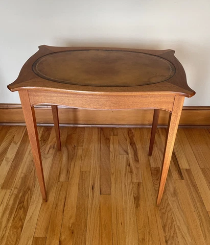 Vintage Kittinger Furniture Company Side / End / Accent Table With Leather Inlay Cover