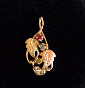 VINTAGE 10K BLACKHILLS GOLD GRAPELEAF VINE 4 STONE MOTHER'S PENDANT - Picture 1 of 3