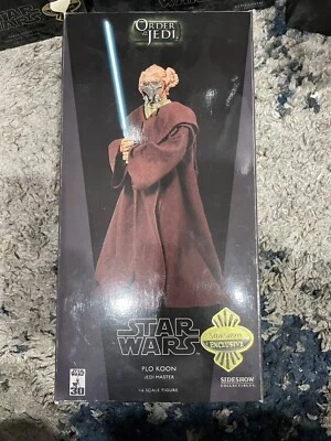 Figura de acción Sideshow Collectibles Star Wars Plo Koon Foto 1 de 3