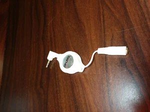 Cables Unlimited ZIP-AUDIO-CD3 ZipLinq Retractable 3.5mm Audio Cable -White - Picture 1 of 3