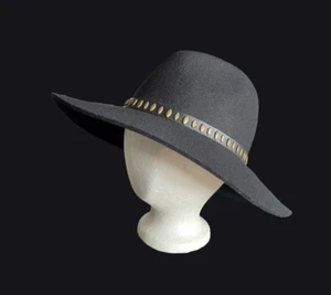De colección Nuevo Sombrero Bebe Fieltro Lana Negro Floppy Talla Única Borde Tachonado 100% Lana - Imagen 1 de 15