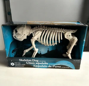 Esqueleto de perro tamaño real de Halloween con ojos iluminados LED aterrador espeluznante 18" funciona - Imagen 1 de 10