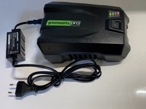 Greenworks Ladegerät GD80UCBP für Rucksack-Akku - 80V Akku-Ladestation - Bild 1 von 7