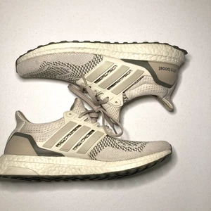Adidas Ultra Boost Shoes Mens Size 9 Running Athletic Active Sneakers - Picture 1 of 15
