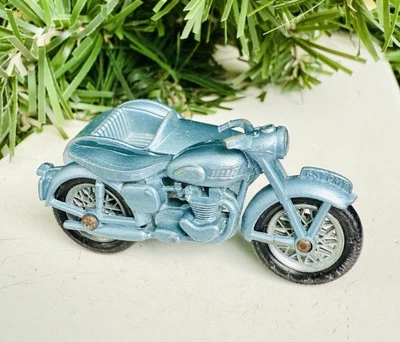 VINTAGE 1960 LESNEY MATCHBOX NO. 4 TRIUMPH T110 MOTORCYCLE & SIDECAR STEEL BLUE - Image 1 of 4