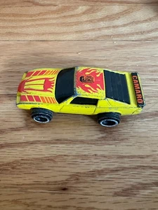 Chevrolet Camaro Z28 gelb S8561F Sommer 1/64 / Hong Kong - Bild 1 von 3