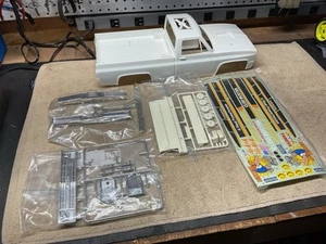 Tamiya Clodbuster Chevrolet Grill & Tailgate Vintage Decals BRAND NEW Set, Body - Picture 1 of 9