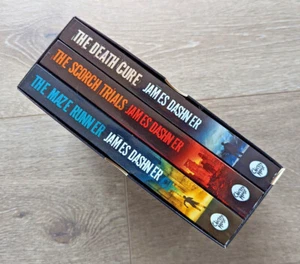 The Maze Runner - James Dashner - Box Set Trilogy - Foto 1 di 3