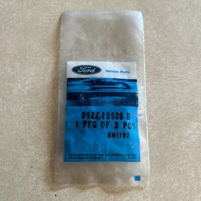 НОВЫЕ ИЗ СТАРЫХ ЗАПАСОВ 1979 80 81 82 83 84 85 FORD MUSTANG FOXBODY ФИКСАТОРЫ ЛИНЗ ЗАДНЕГО ФОНАРЯ (3) - Изображение 1 из 4