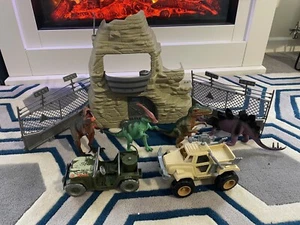 LANARD Mountain DINOSAURIER x4 SPIELSET Inc 2x JEEPS Kunststoffspielzeug 2016 - Bild 1 von 11