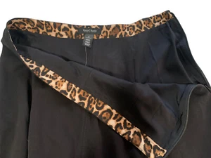 White House Black Market WHBM Flare Skirt 10 Black Knee Length Flirty Zip NWT - Picture 1 of 8
