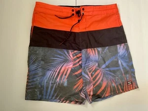 BILLABONG Tribong LO TIDES 33 BOARDSHORTS Pockets Palms - Picture 1 of 2