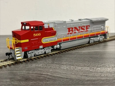 Walthers Mainline HO #910-9570 Dash 8-40BW Locomotive BNSF 566 SF Repaint NIB CC - Image 1 of 4