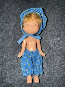 Vintage 1975 KTC Hong Kong Baby Puppe blond 5" blau Outfit Mini Puppenhaus Größe - Bild 1 von 3