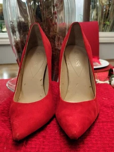 GUESS Women's Red Suede Heels Size 8M 3” Heels - Picture 1 of 10