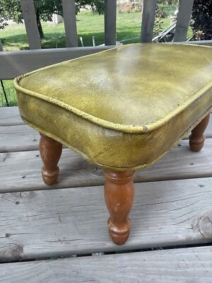 Reposapiés Vintage Vinilo Amarillo Acolchado Madera Patas Son Extraíbles *Leer Ver Fotos Foto 1 de 4