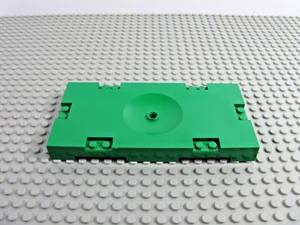 2004 LEGO Green Soccer Field Section 8 x 16 Sport 3409 3420 3421 3425 #30489 - Picture 1 of 2