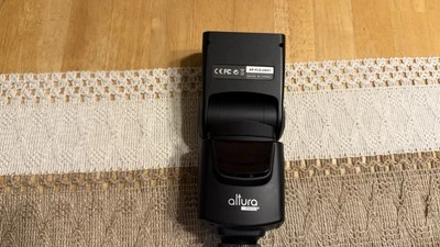 Altura Photo AP-FLS-UNV1 Electronic Shoe Mount Flash bounce works tested - Image 1 of 3